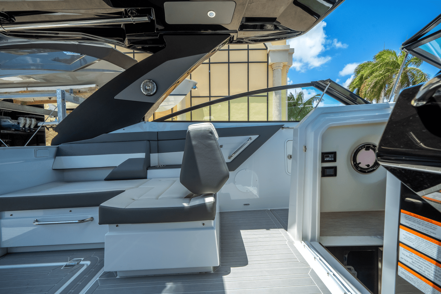 2023 Cruisers Yachts 34 GLS OUTBOARD Image Thumbnail #13