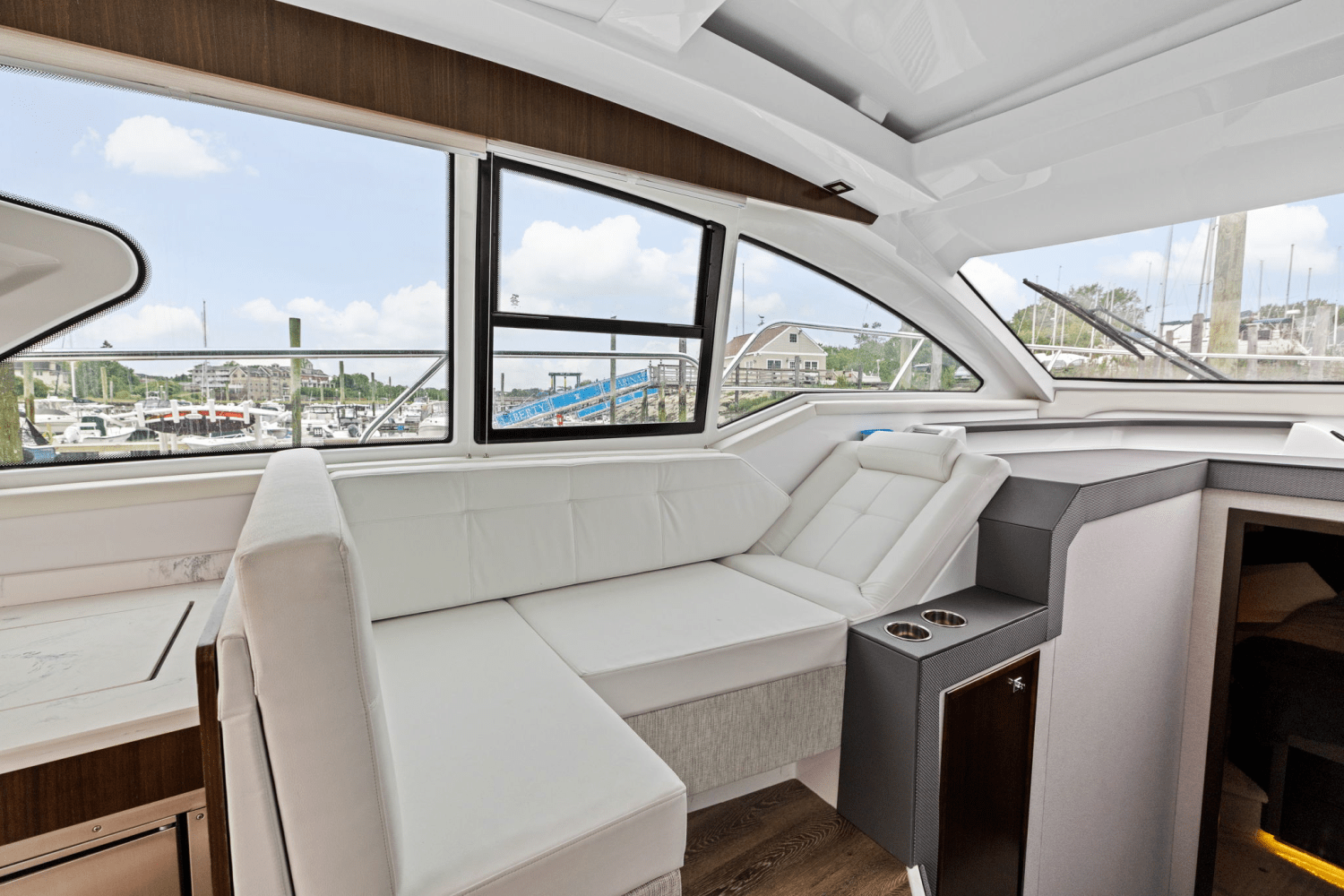 2022 Cruisers Yachts 42 CANTIUS Image Thumbnail #23