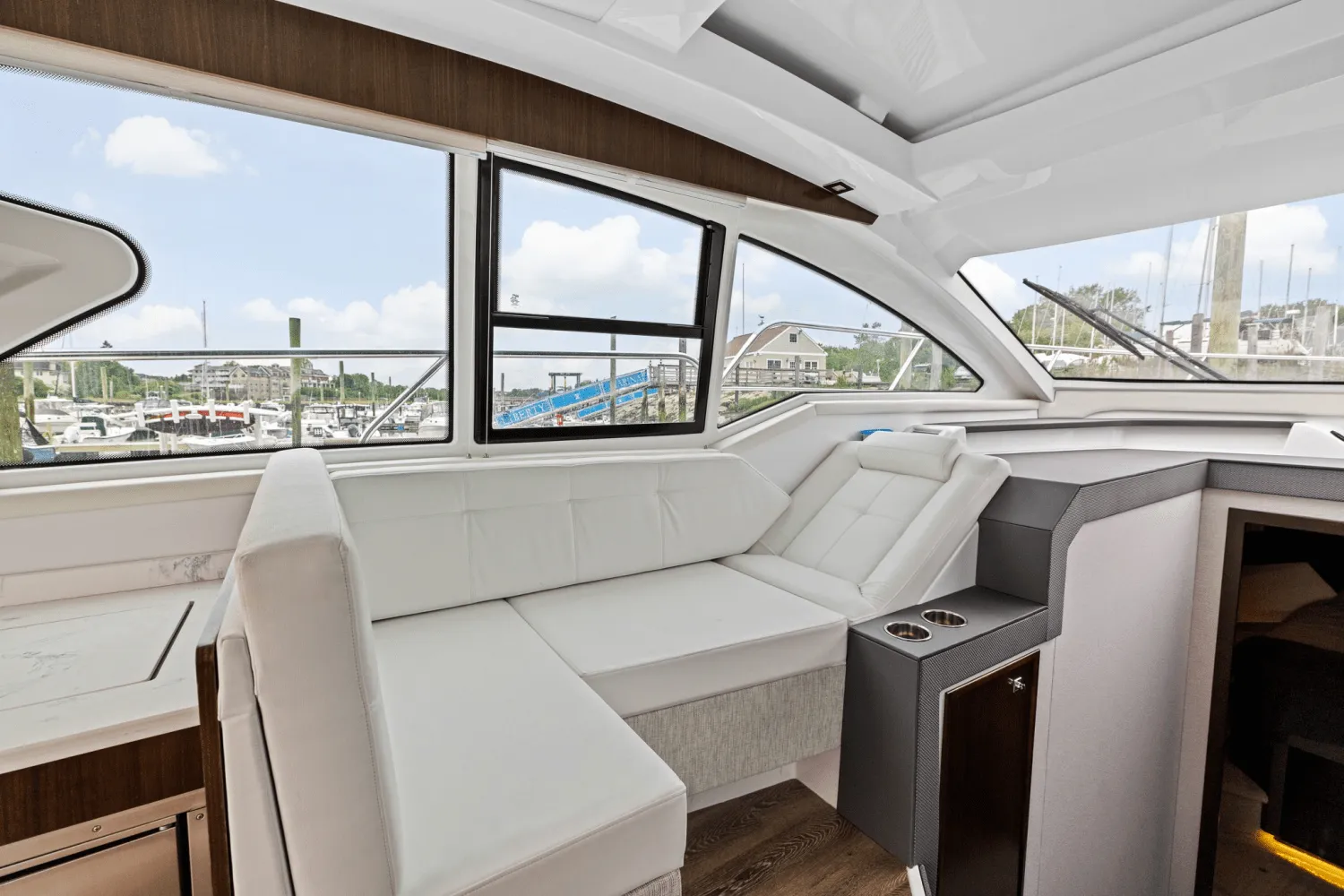2022 Cruisers Yachts 42 CANTIUS Image Thumbnail #23