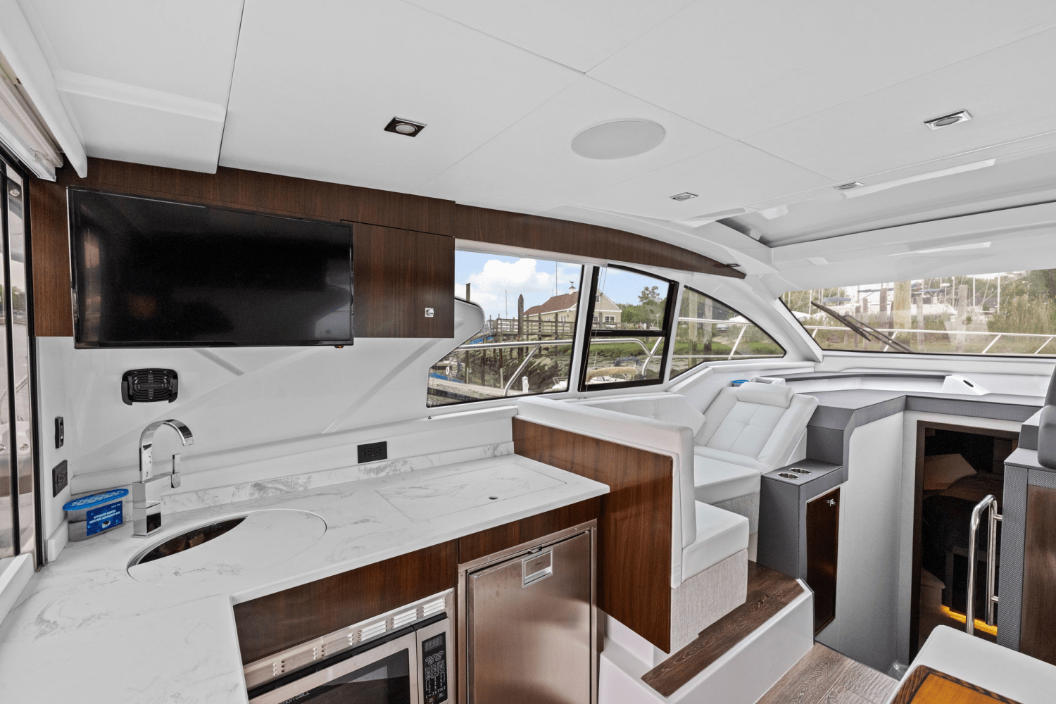 2022 Cruisers Yachts 42 CANTIUS Image Thumbnail #21