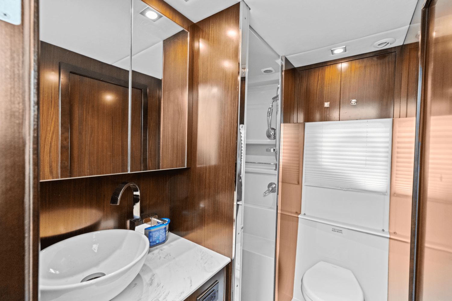 2022 Cruisers Yachts 42 CANTIUS Image Thumbnail #33