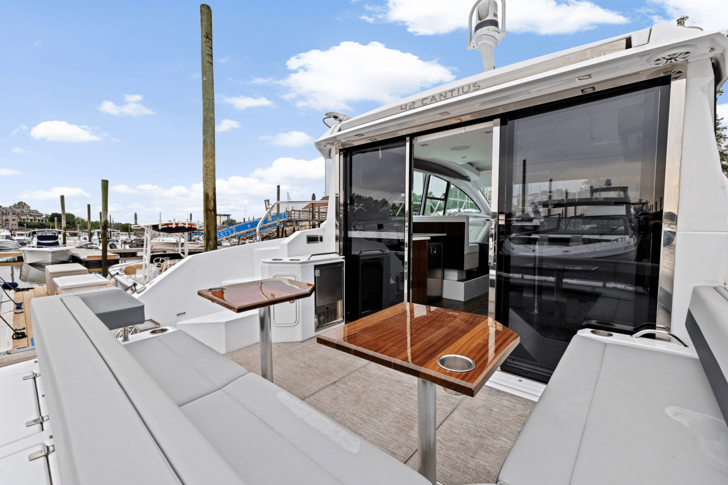 2022 Cruisers Yachts 42 CANTIUS Image Thumbnail #11