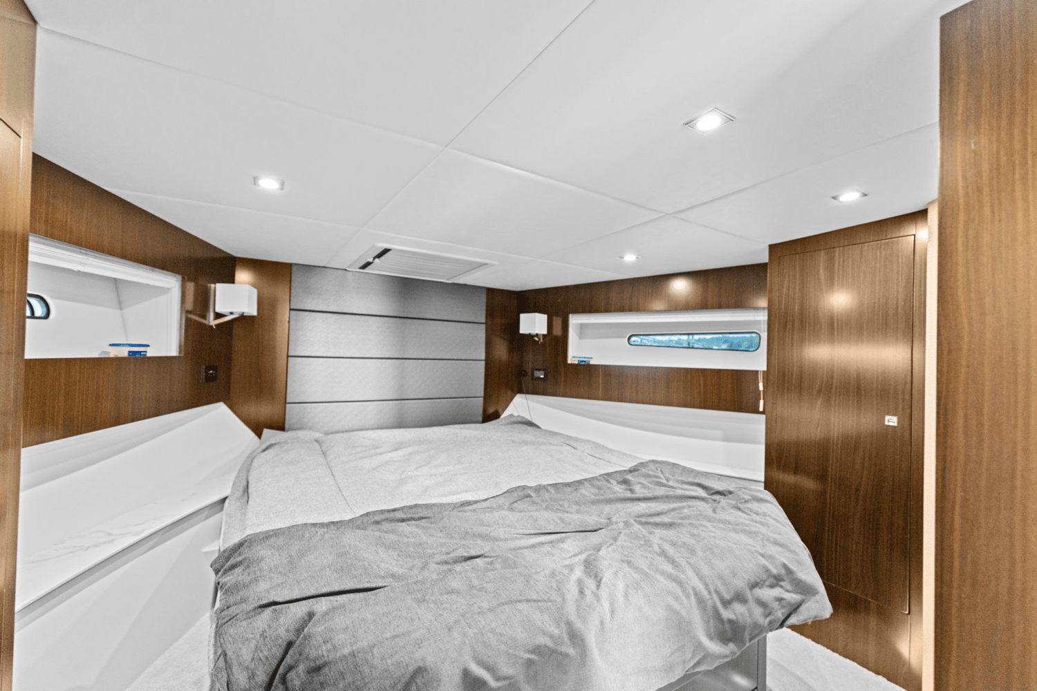 2022 Cruisers Yachts 42 CANTIUS Image Thumbnail #36