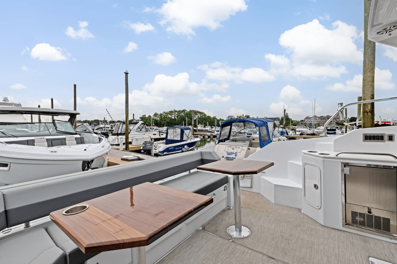 2022 Cruisers Yachts 42 CANTIUS Image Thumbnail #15