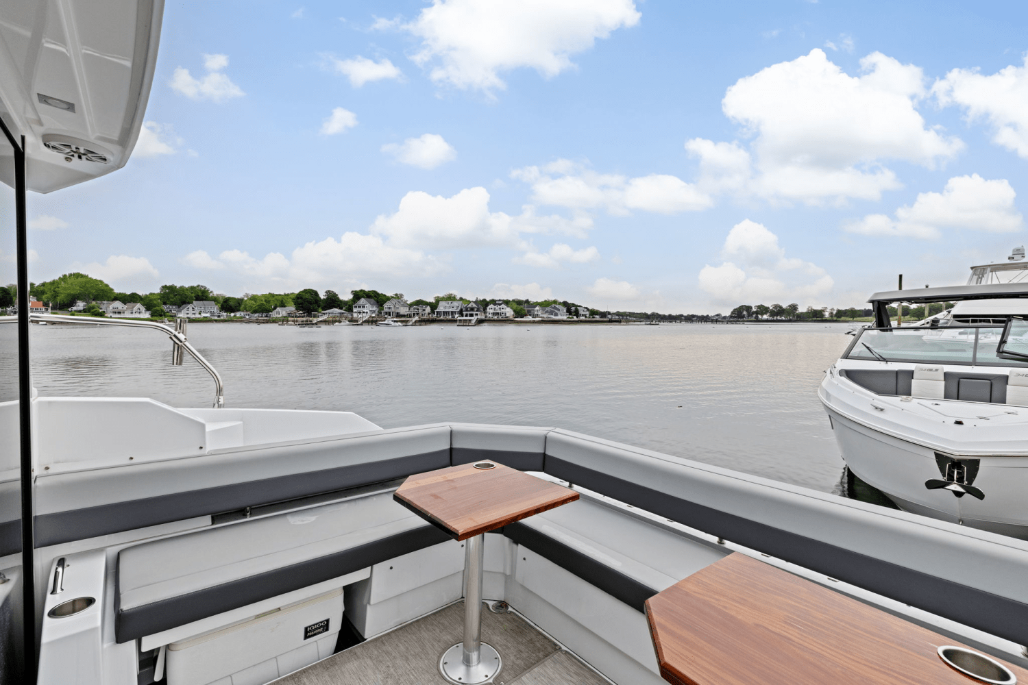 2022 Cruisers Yachts 42 CANTIUS Image Thumbnail #14