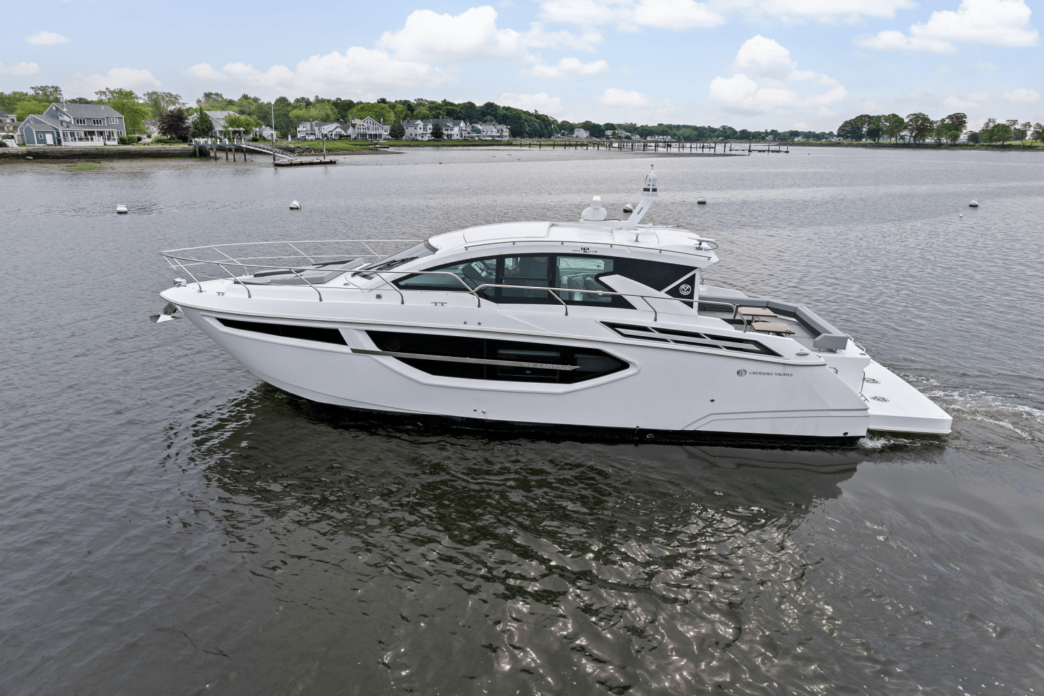 2022 Cruisers Yachts 42 CANTIUS Image Thumbnail #2
