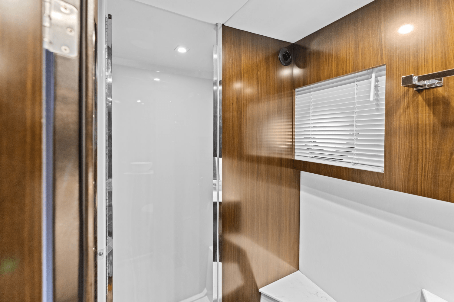 2022 Cruisers Yachts 42 CANTIUS Image Thumbnail #41