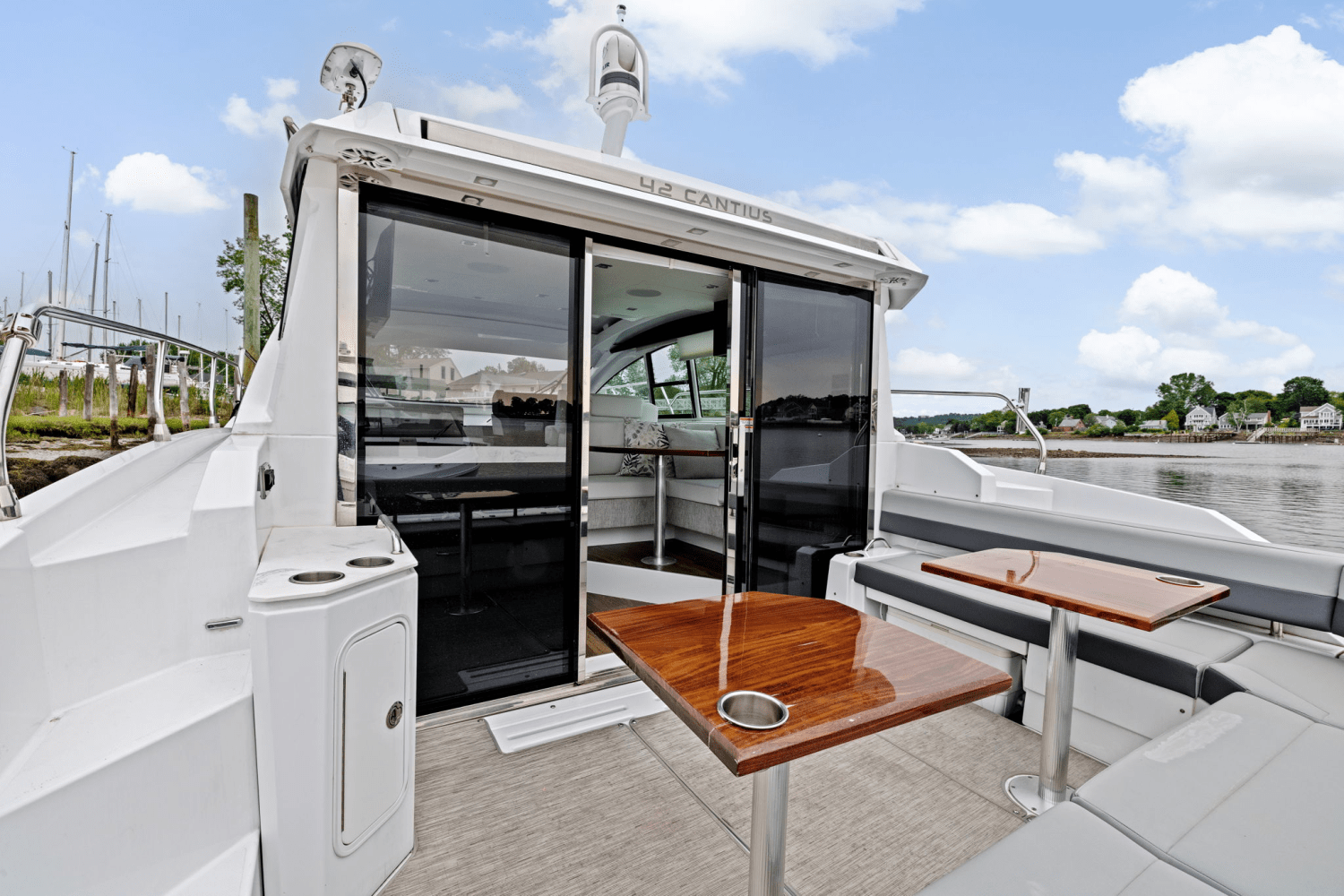 2022 Cruisers Yachts 42 CANTIUS Image Thumbnail #10