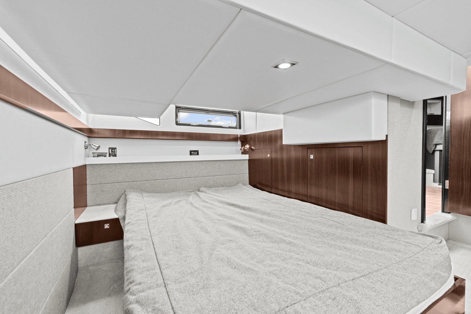 2022 Cruisers Yachts 42 CANTIUS Image Thumbnail #30