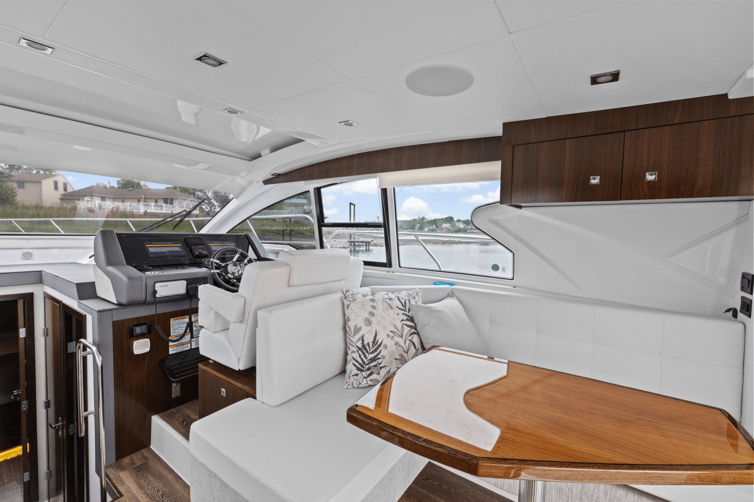 2022 Cruisers Yachts 42 CANTIUS Image Thumbnail #22