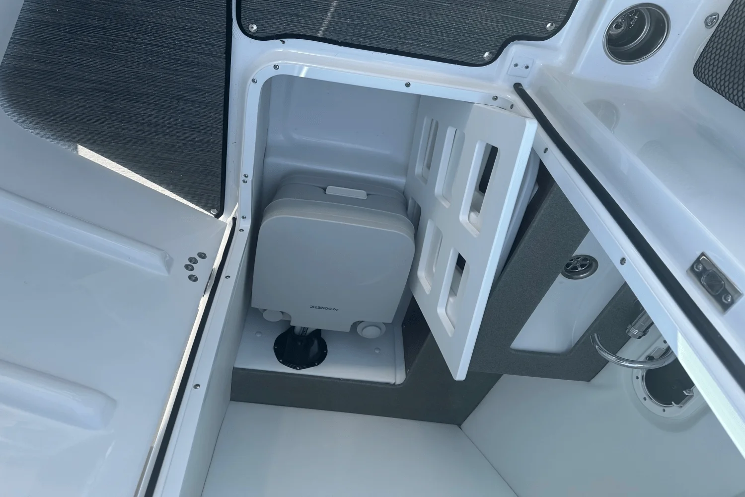 2025 Four Winns HD5 Image Thumbnail #14