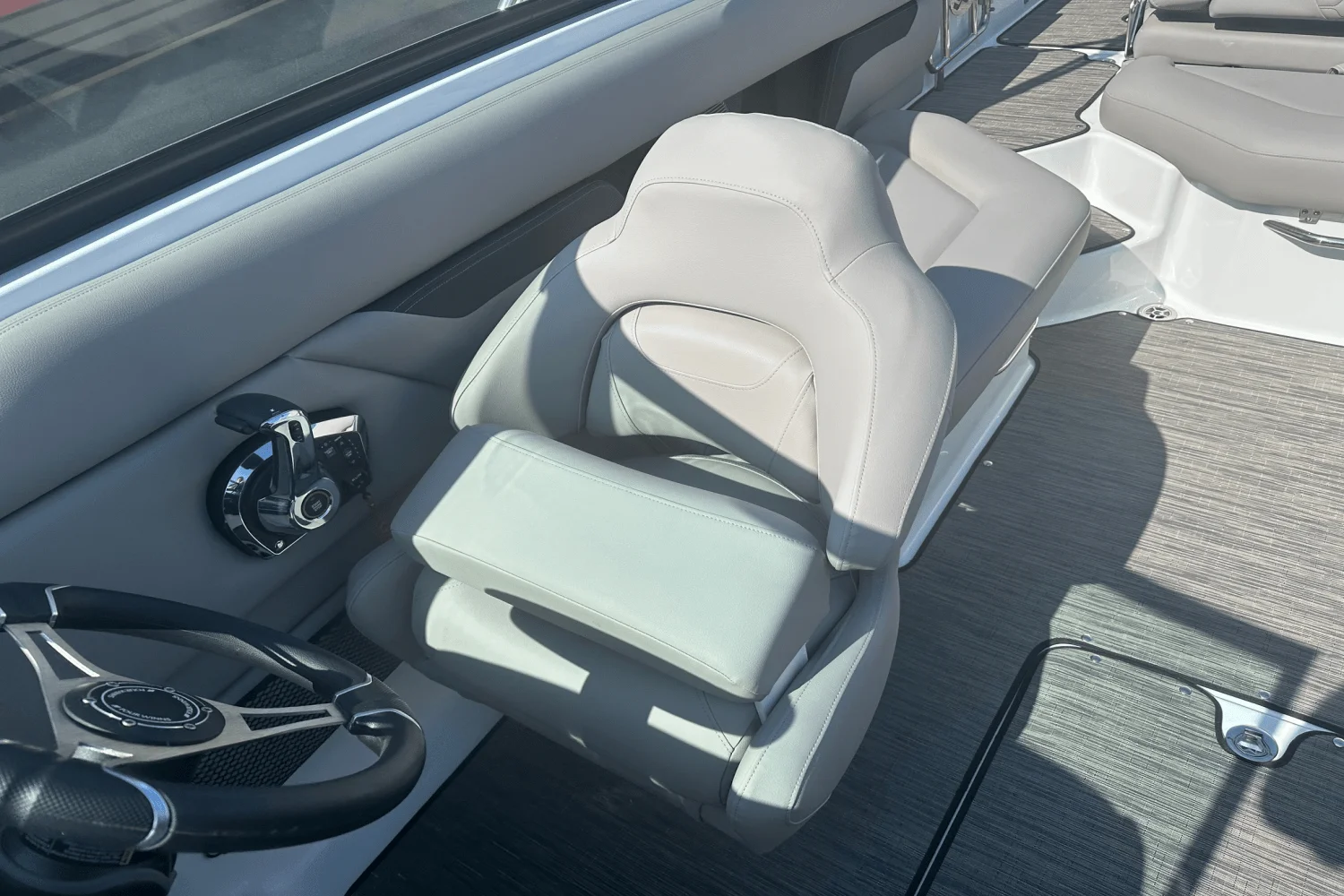 2025 Four Winns HD5 Image Thumbnail #11