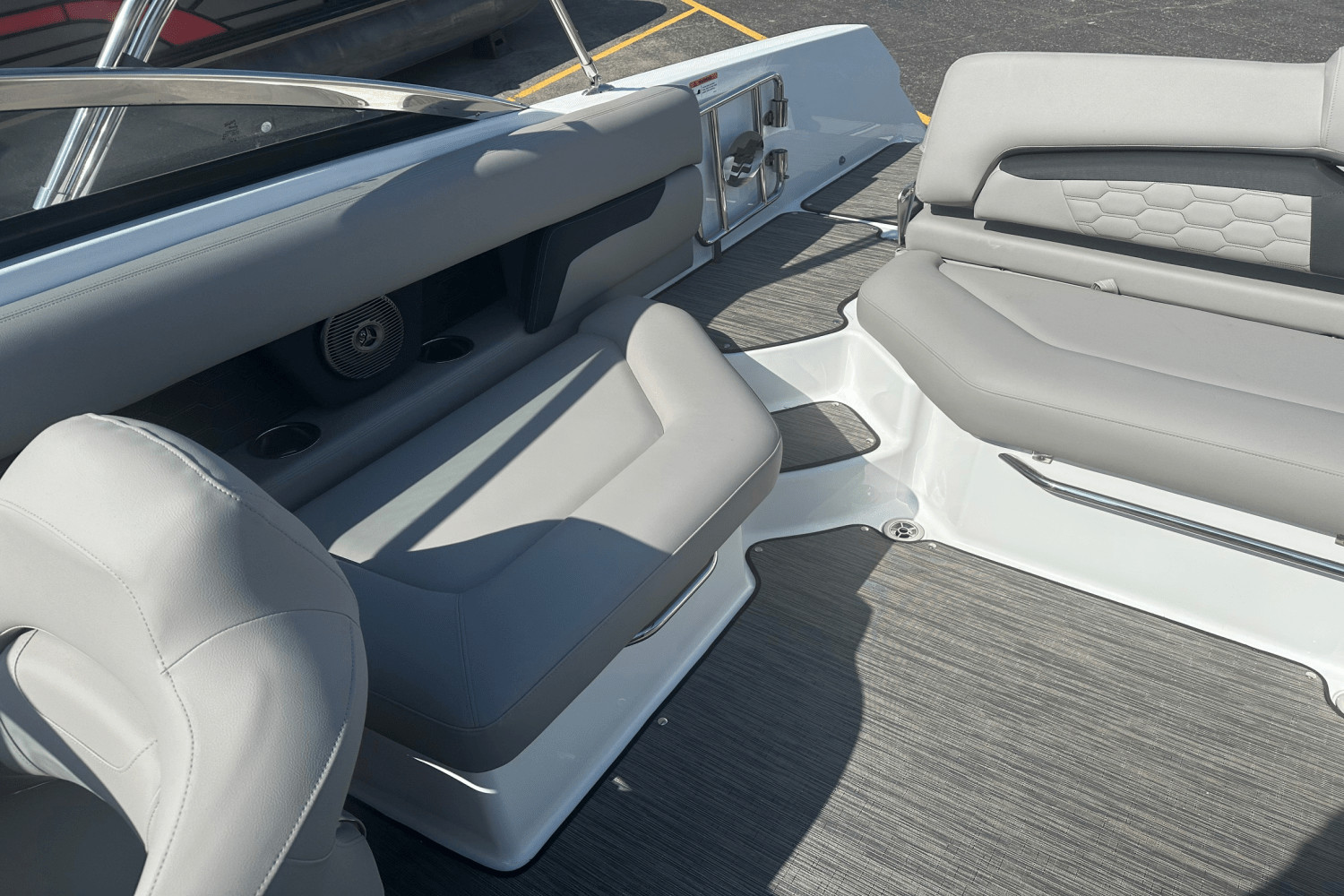 2025 Four Winns HD5 Image Thumbnail #23