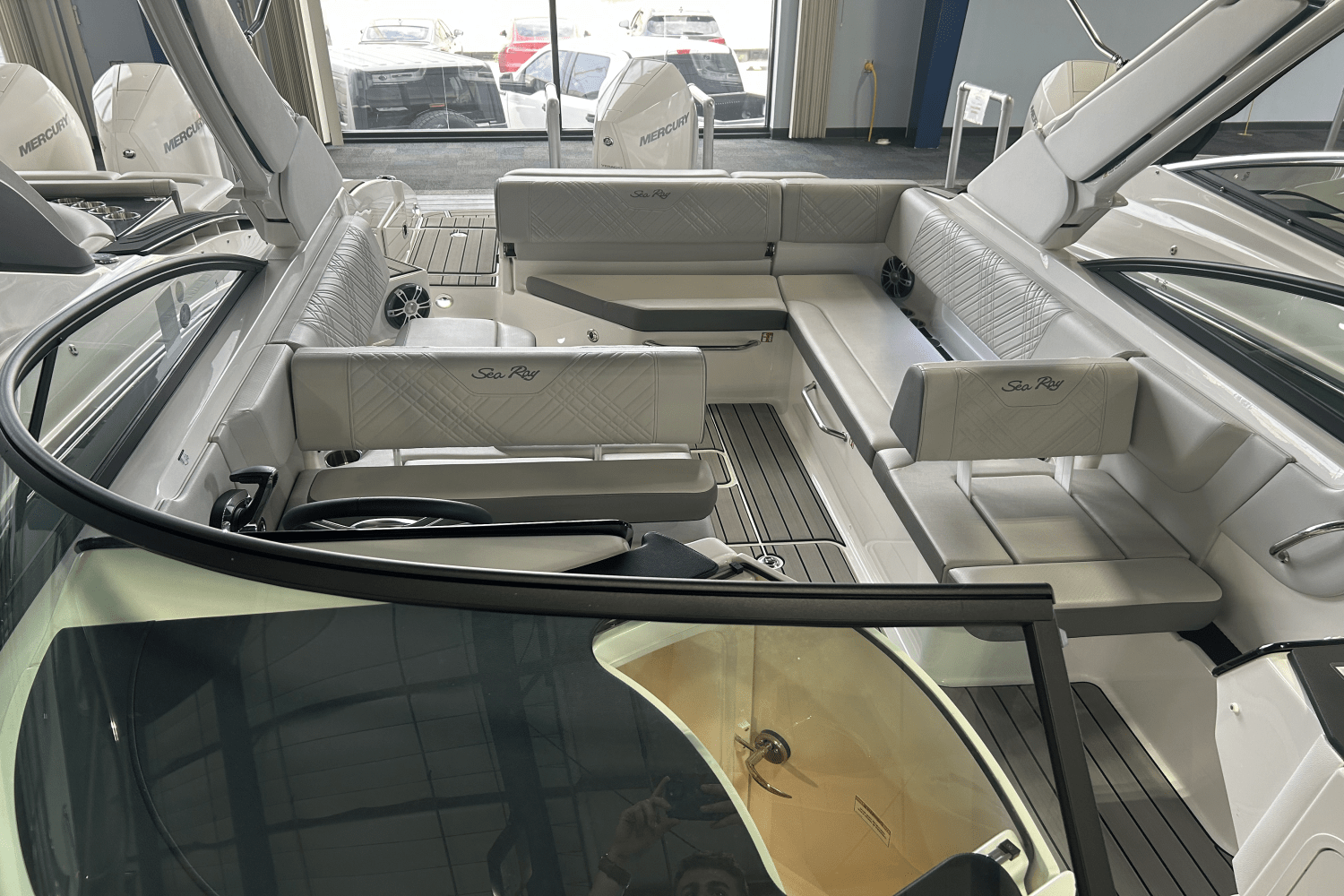 2025 Sea Ray SDX 270 Outboard Image Thumbnail #25