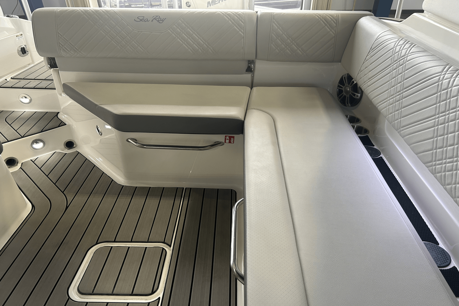 2025 Sea Ray SDX 270 Outboard Image Thumbnail #0