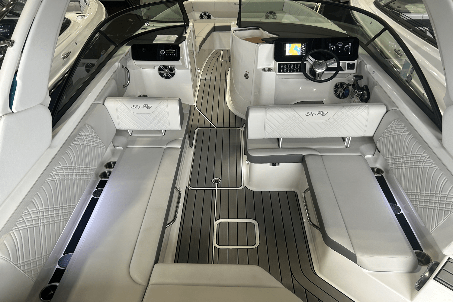 2025 Sea Ray SDX 270 Outboard Image Thumbnail #22