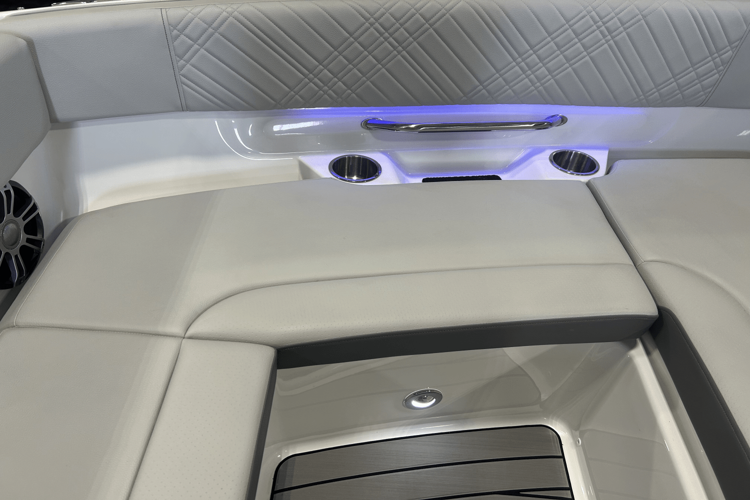 2025 Sea Ray SDX 270 Outboard Image Thumbnail #13
