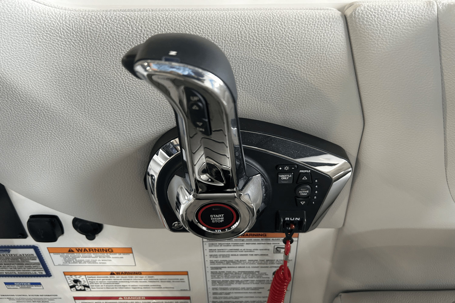 2025 Sea Ray SDX 270 Outboard Image Thumbnail #9