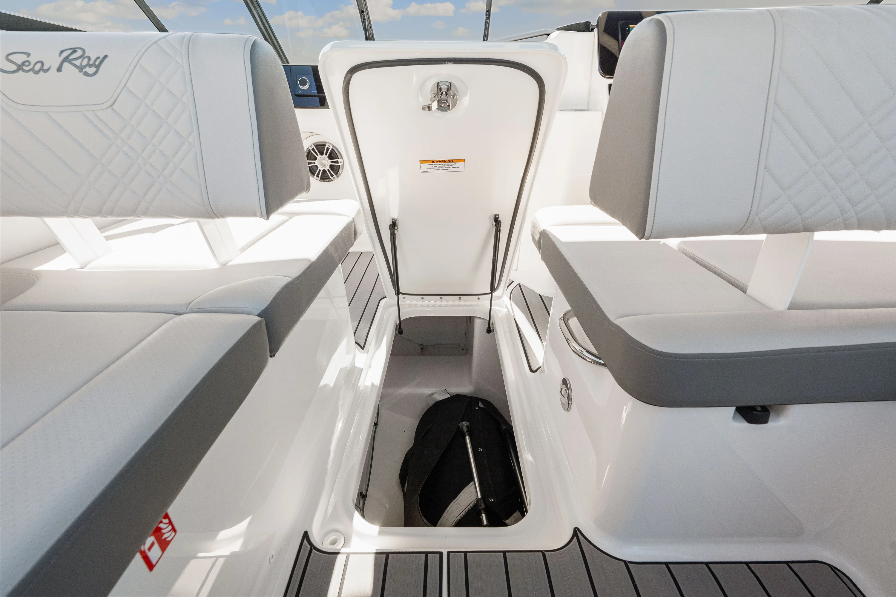 2025 Sea Ray SDX 270 Outboard Image Thumbnail #45