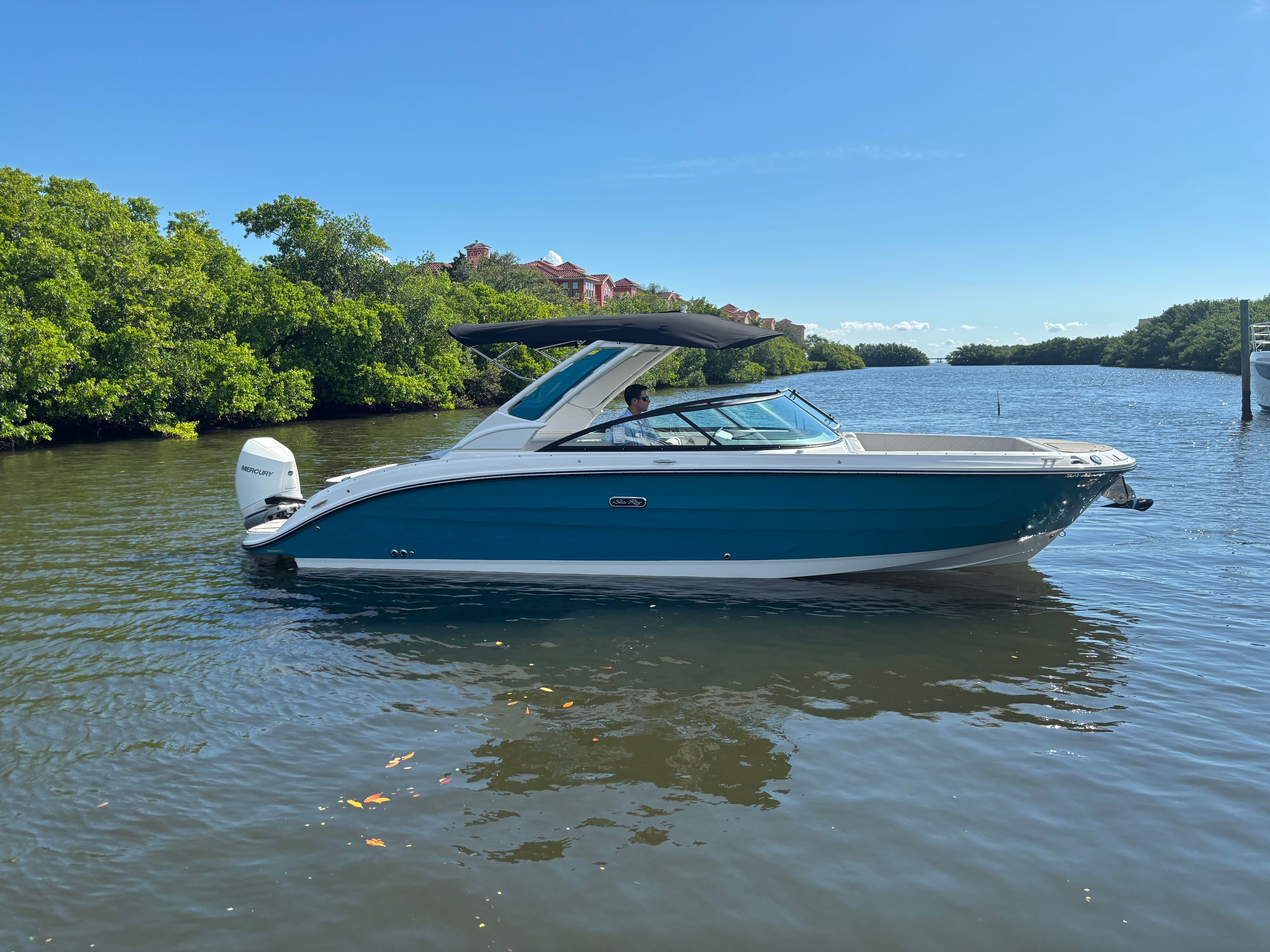 2025 Sea Ray SDX 270 Outboard Image Thumbnail #1