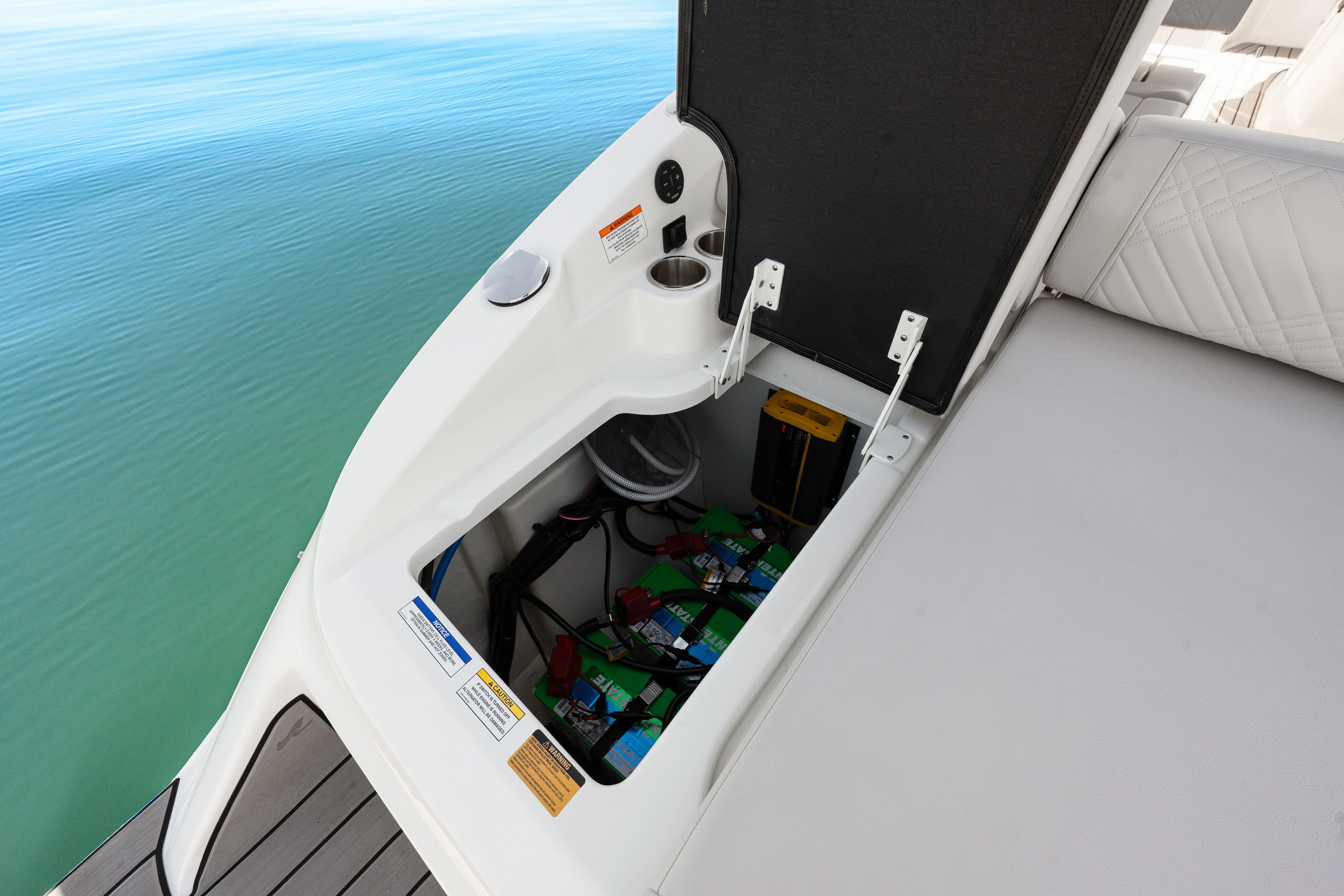 2025 Sea Ray SDX 270 Outboard Image Thumbnail #30