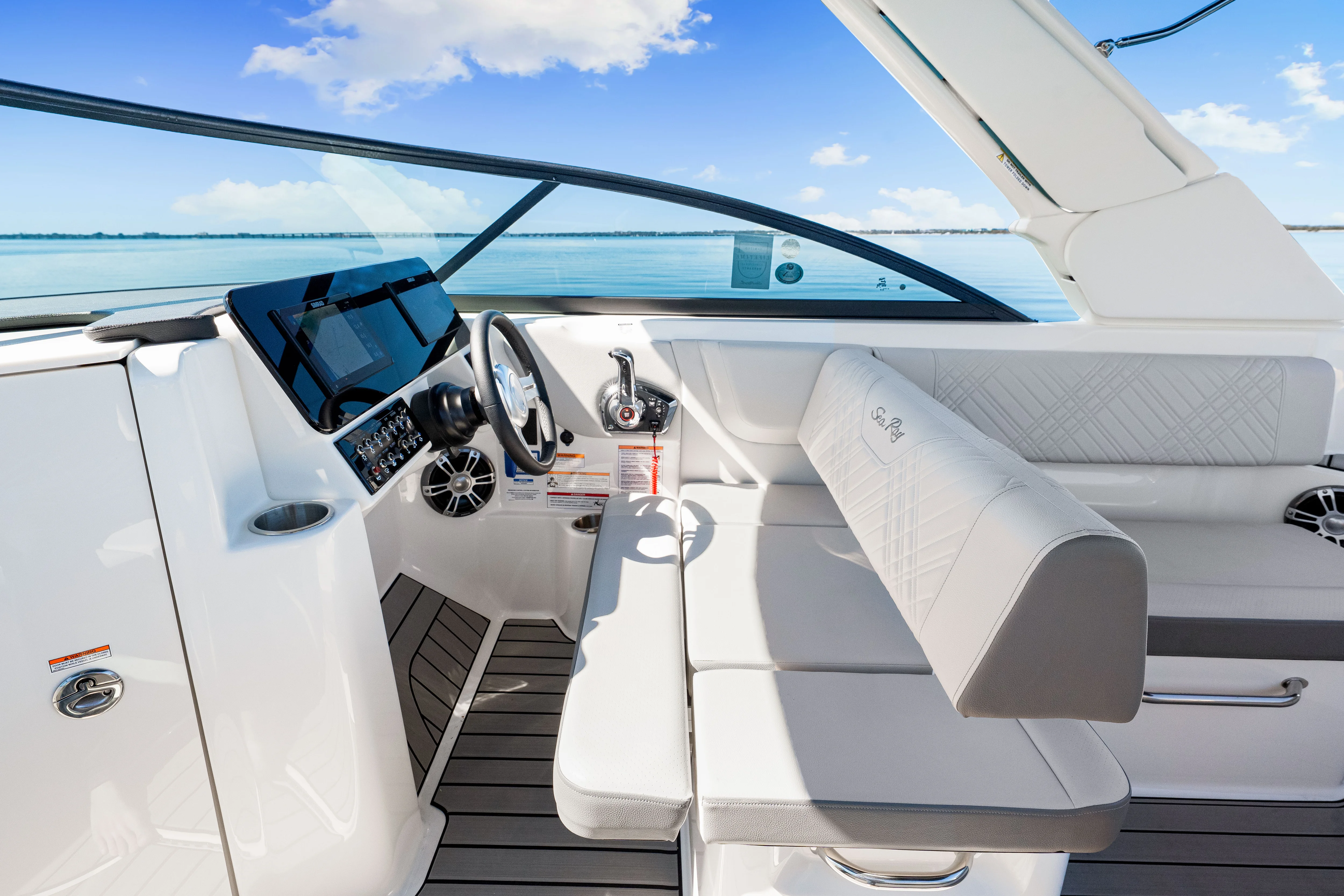 2025 Sea Ray SDX 270 Outboard Image Thumbnail #38