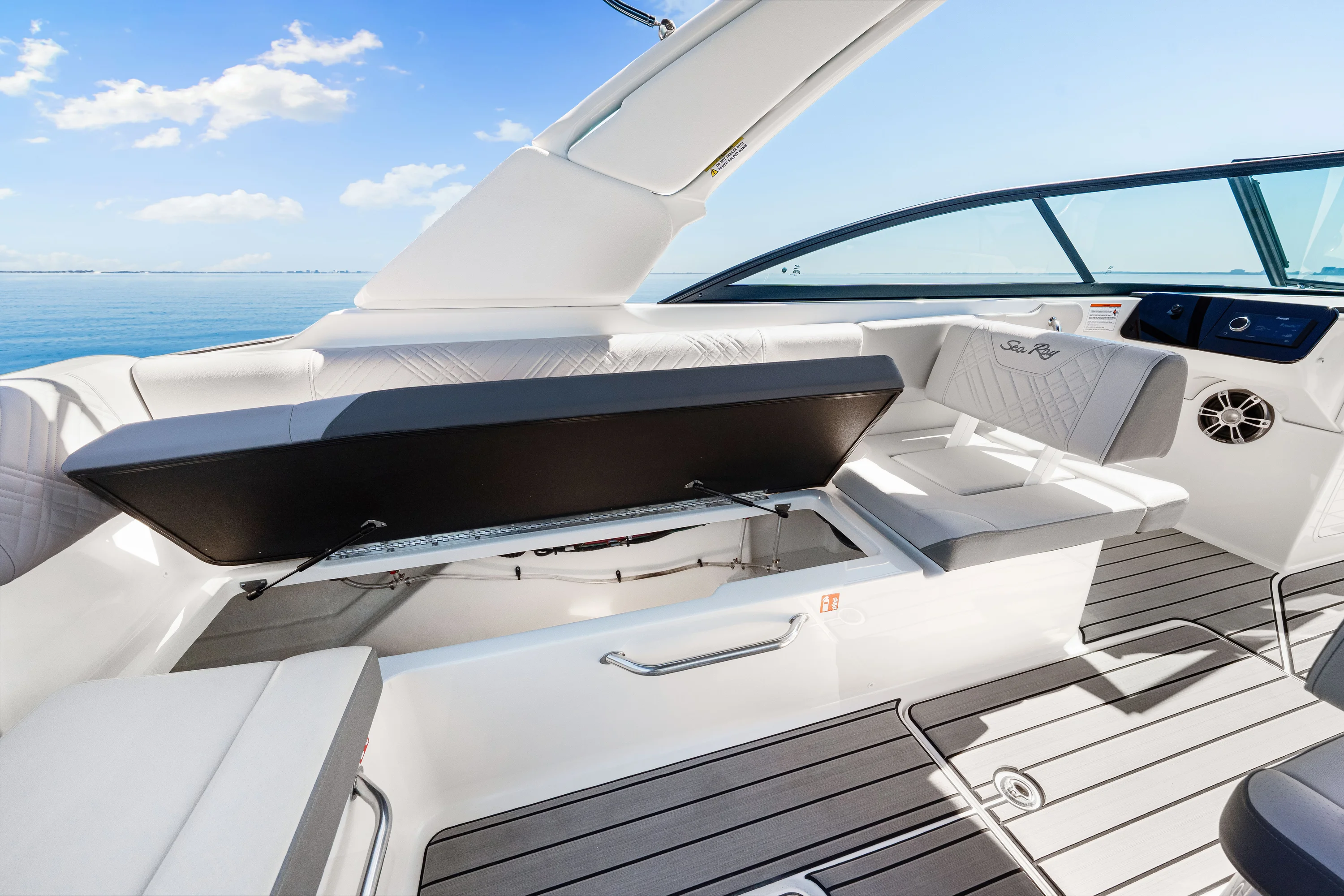 2025 Sea Ray SDX 270 Outboard Image Thumbnail #41