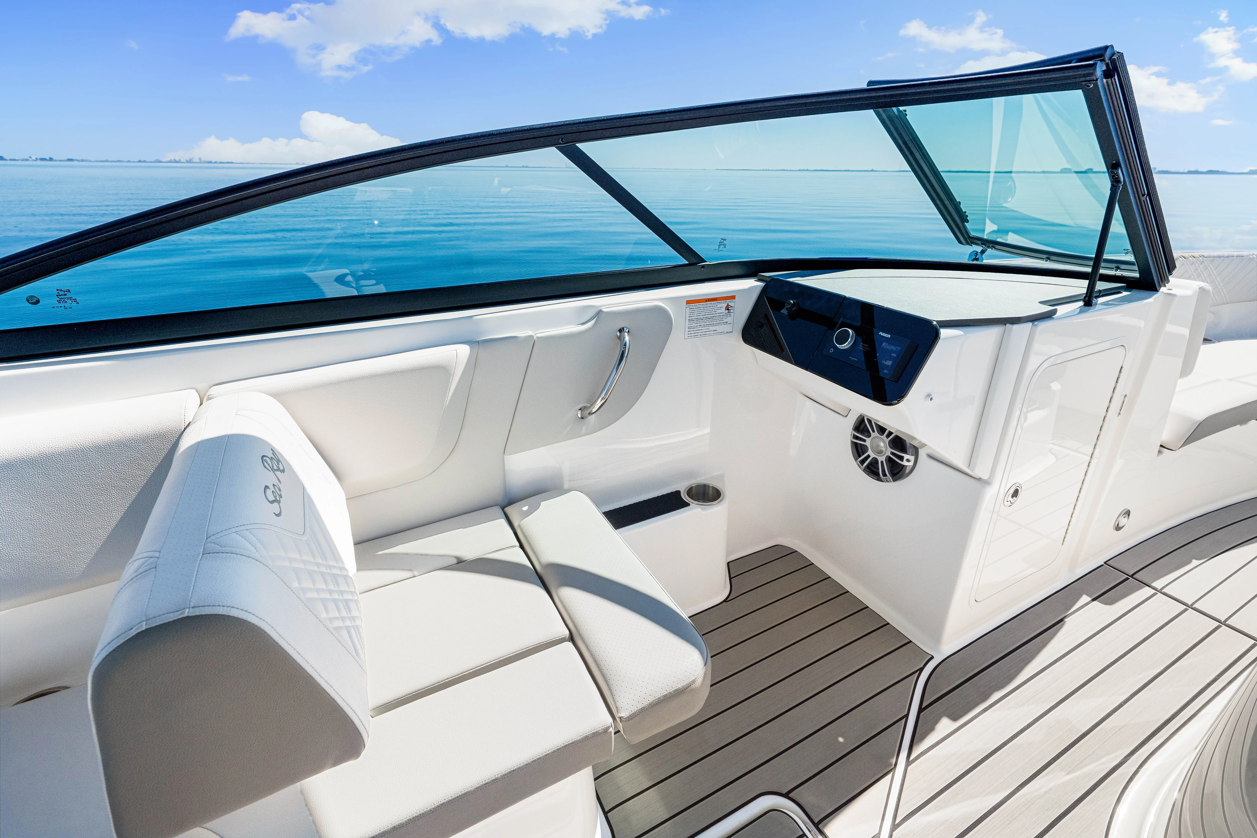 2025 Sea Ray SDX 270 Outboard Image Thumbnail #40