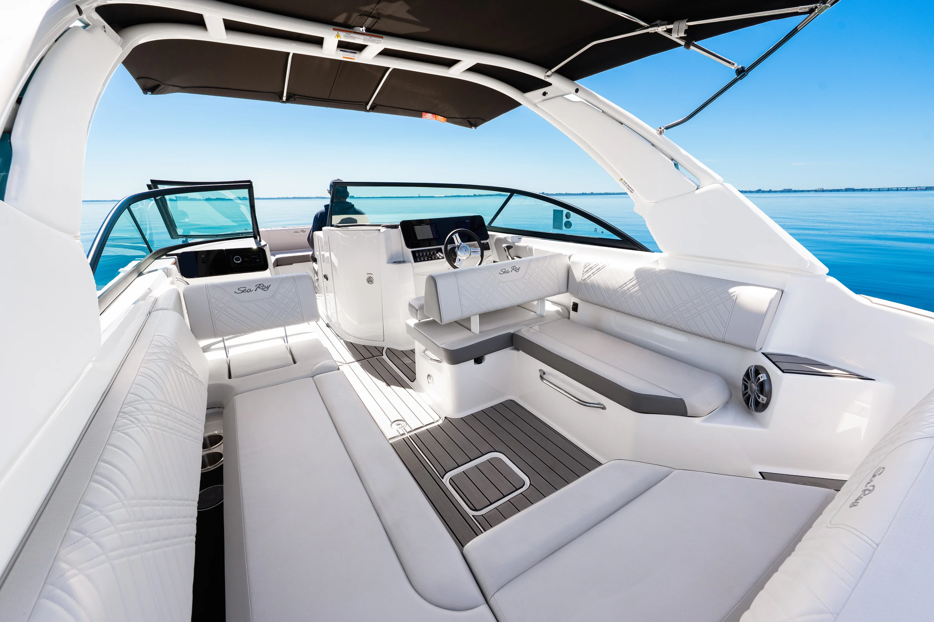 2025 Sea Ray SDX 270 Outboard Image Thumbnail #32