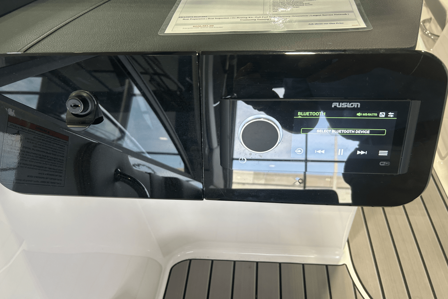 2025 Sea Ray SDX 270 Outboard Image Thumbnail #10