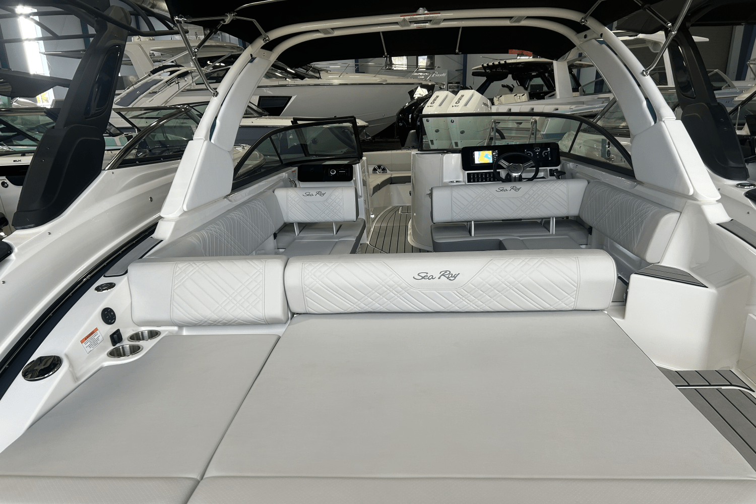 2025 Sea Ray SDX 270 Outboard Image Thumbnail #4