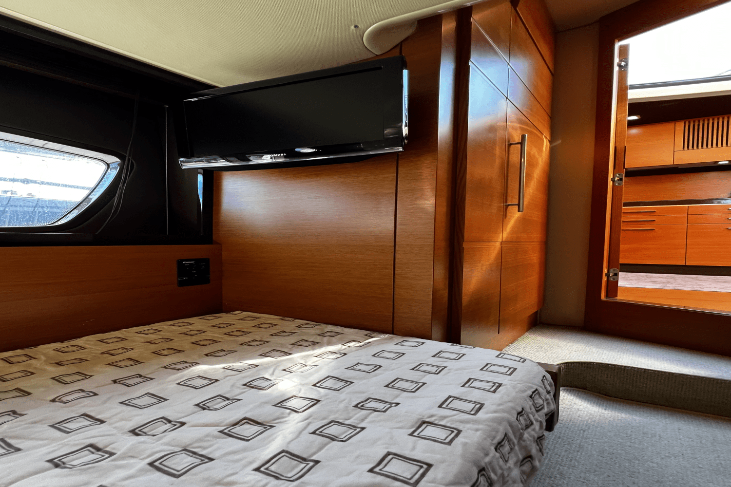 2011 Azimut 47 FLYBRIDGE Image Thumbnail #32
