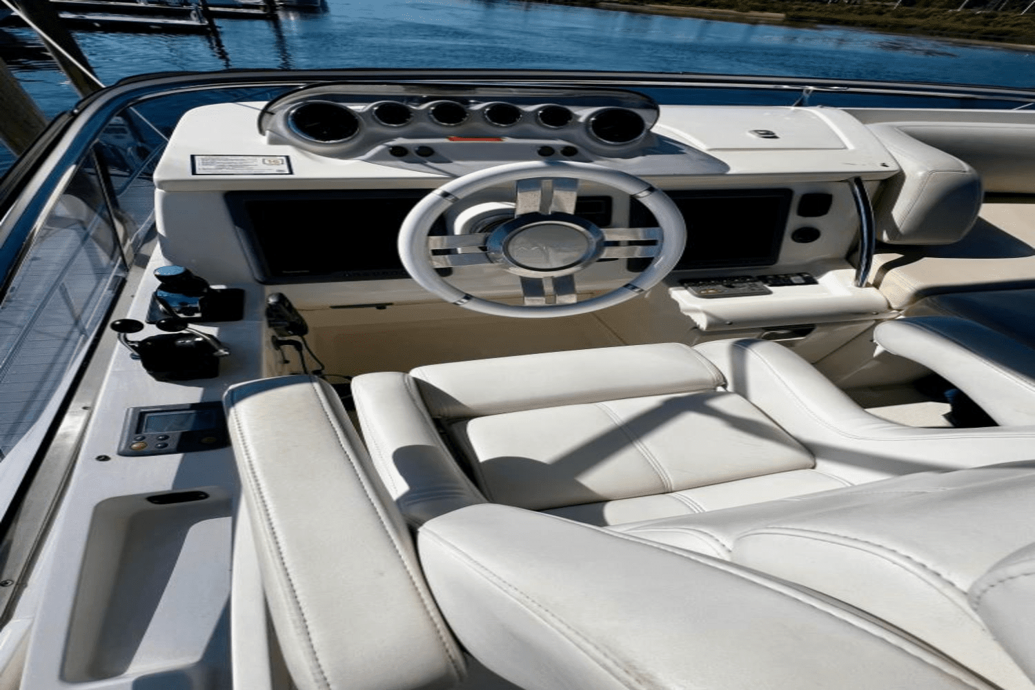 2011 Azimut 47 FLYBRIDGE Image Thumbnail #35