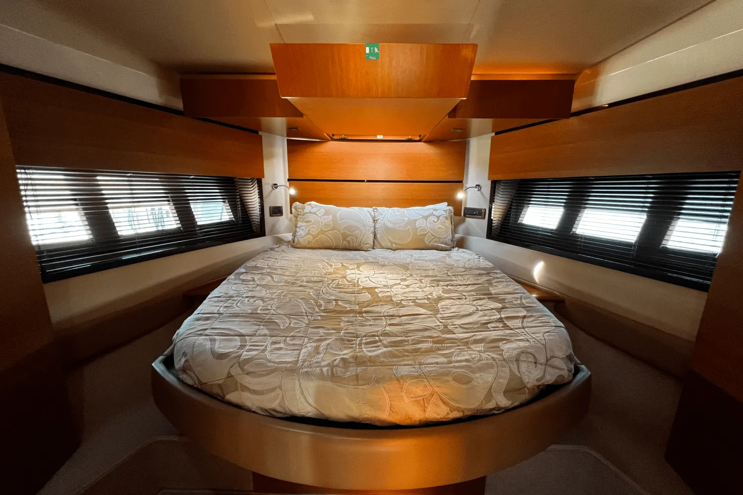 2011 Azimut 47 FLYBRIDGE Image Thumbnail #46