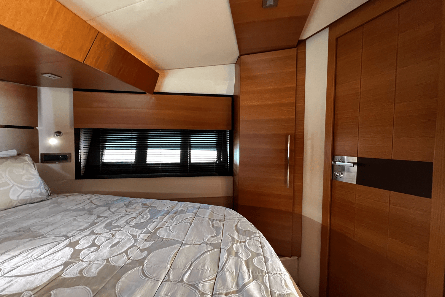 2011 Azimut 47 FLYBRIDGE Image Thumbnail #18
