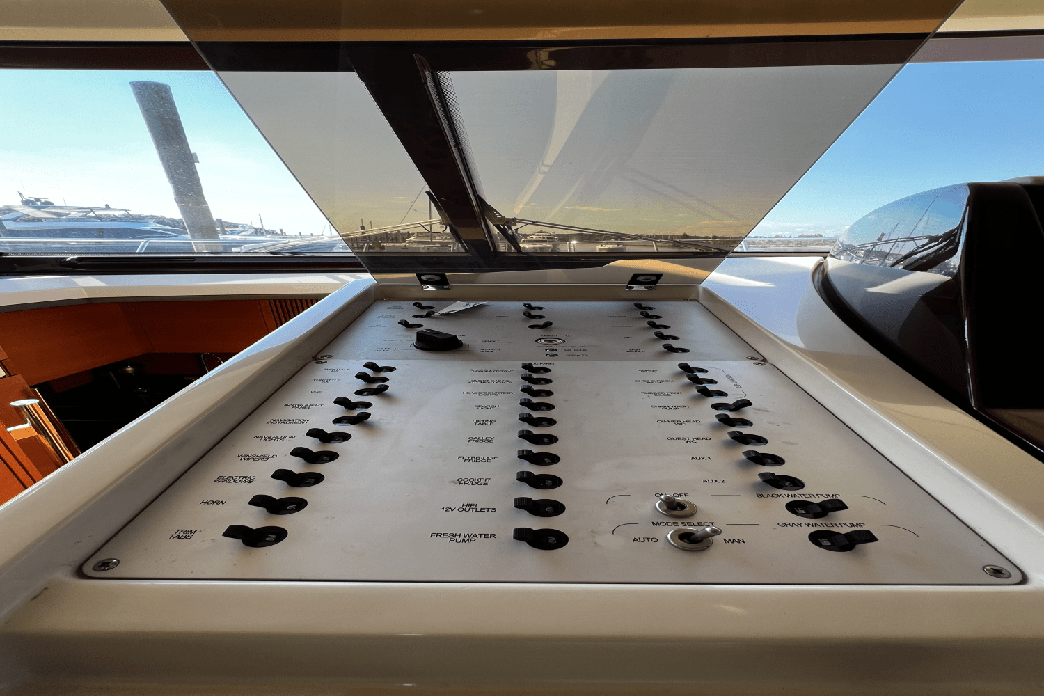 2011 Azimut 47 FLYBRIDGE Image Thumbnail #38