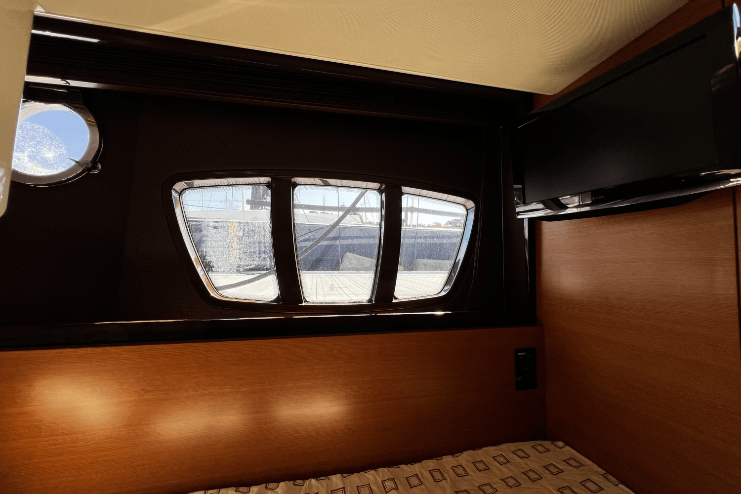2011 Azimut 47 FLYBRIDGE Image Thumbnail #31