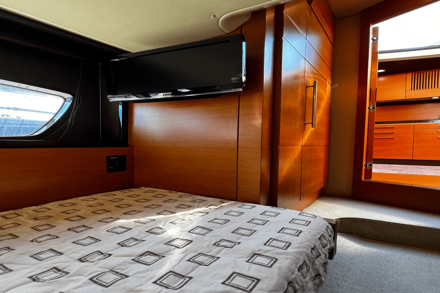 2011 Azimut 47 FLYBRIDGE Image Thumbnail #32