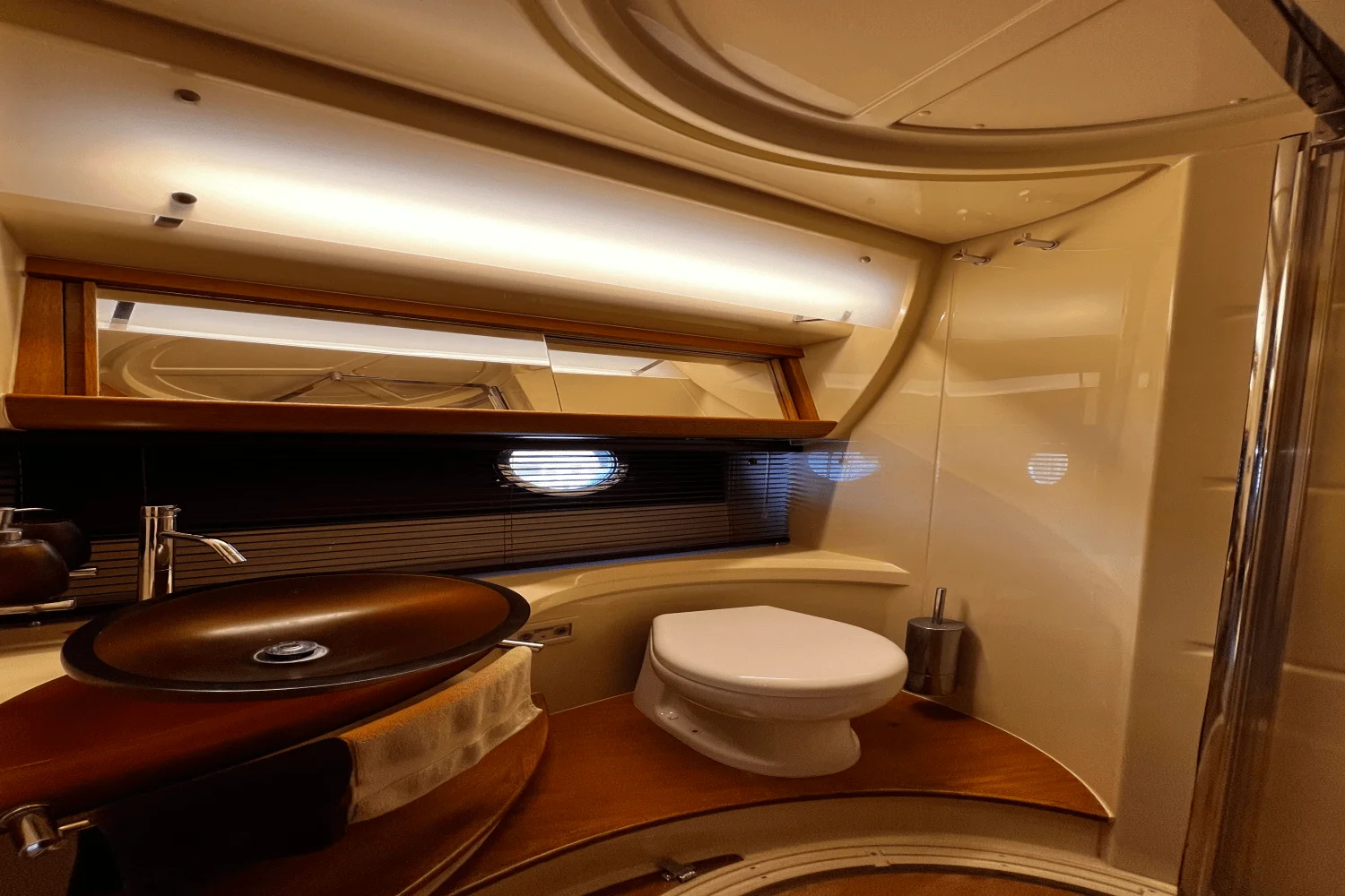 2011 Azimut 47 FLYBRIDGE Image Thumbnail #19