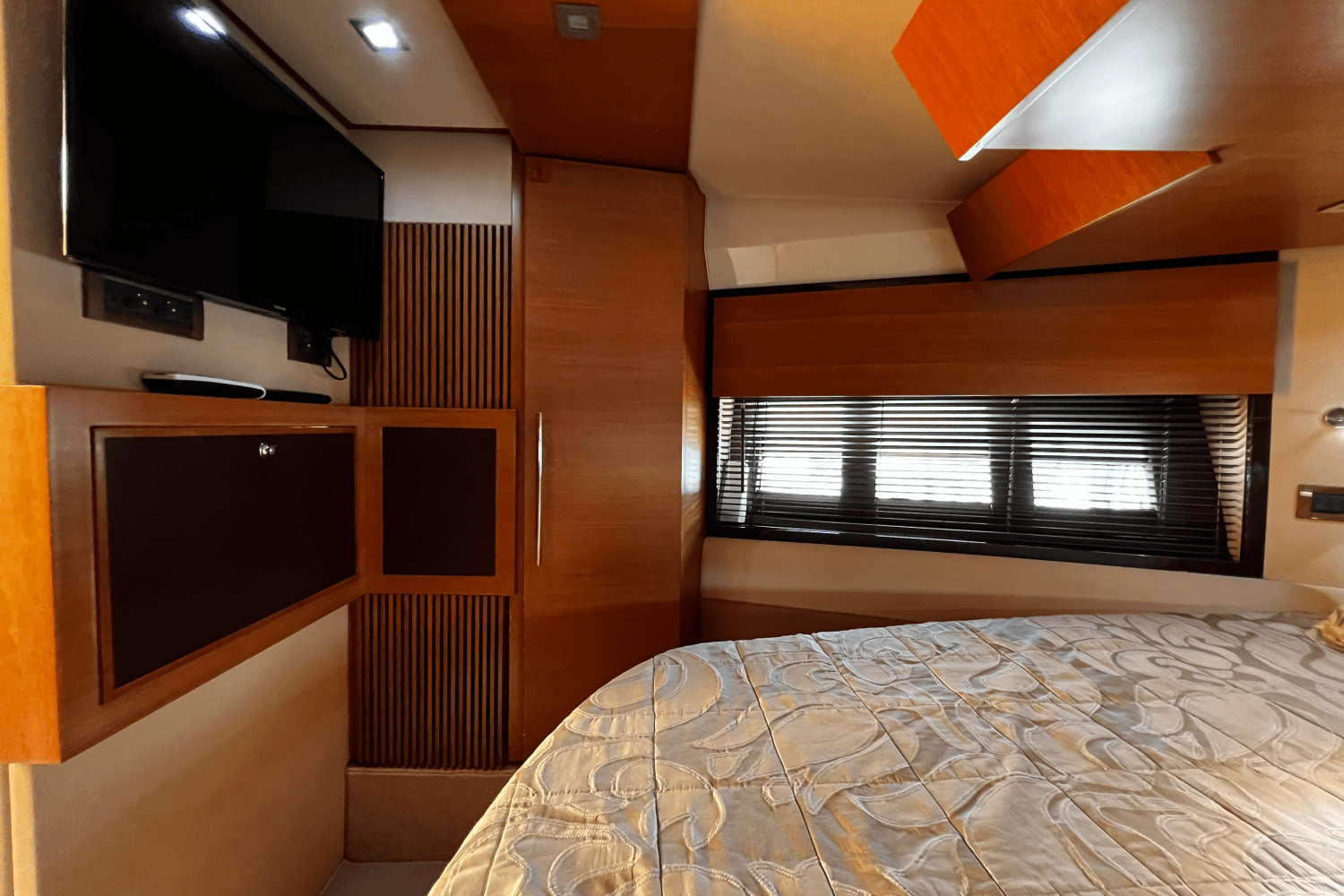 2011 Azimut 47 FLYBRIDGE Image Thumbnail #47