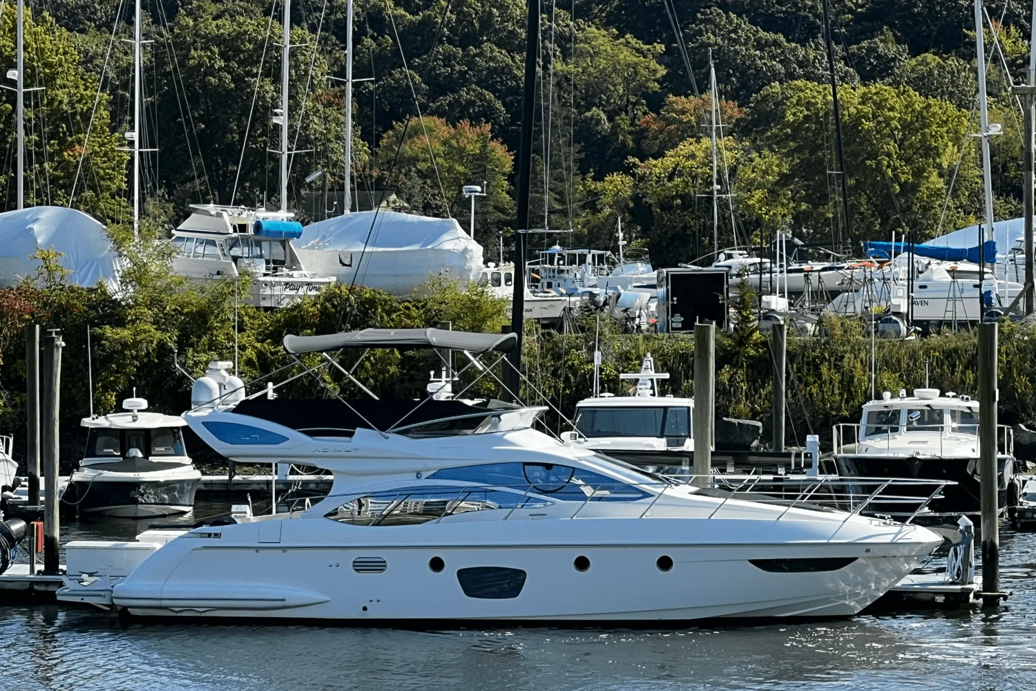 2011 Azimut 47 FLYBRIDGE Image Thumbnail #4