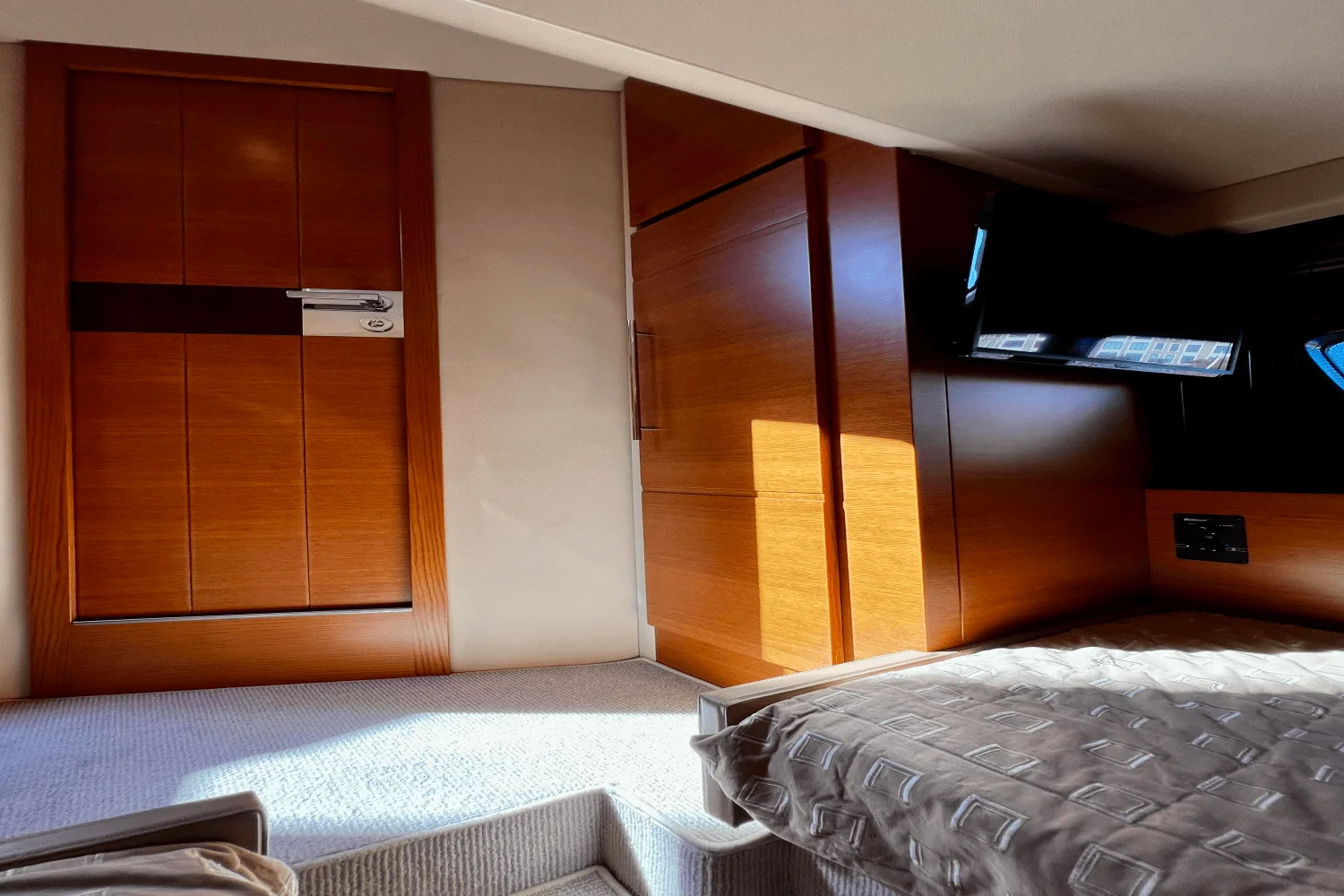 2011 Azimut 47 FLYBRIDGE Image Thumbnail #26