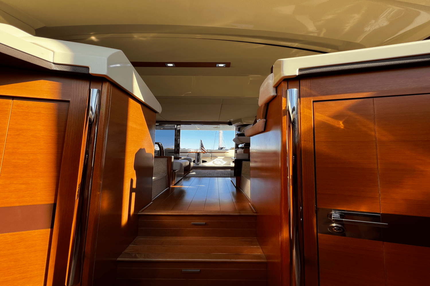 2011 Azimut 47 FLYBRIDGE Image Thumbnail #34
