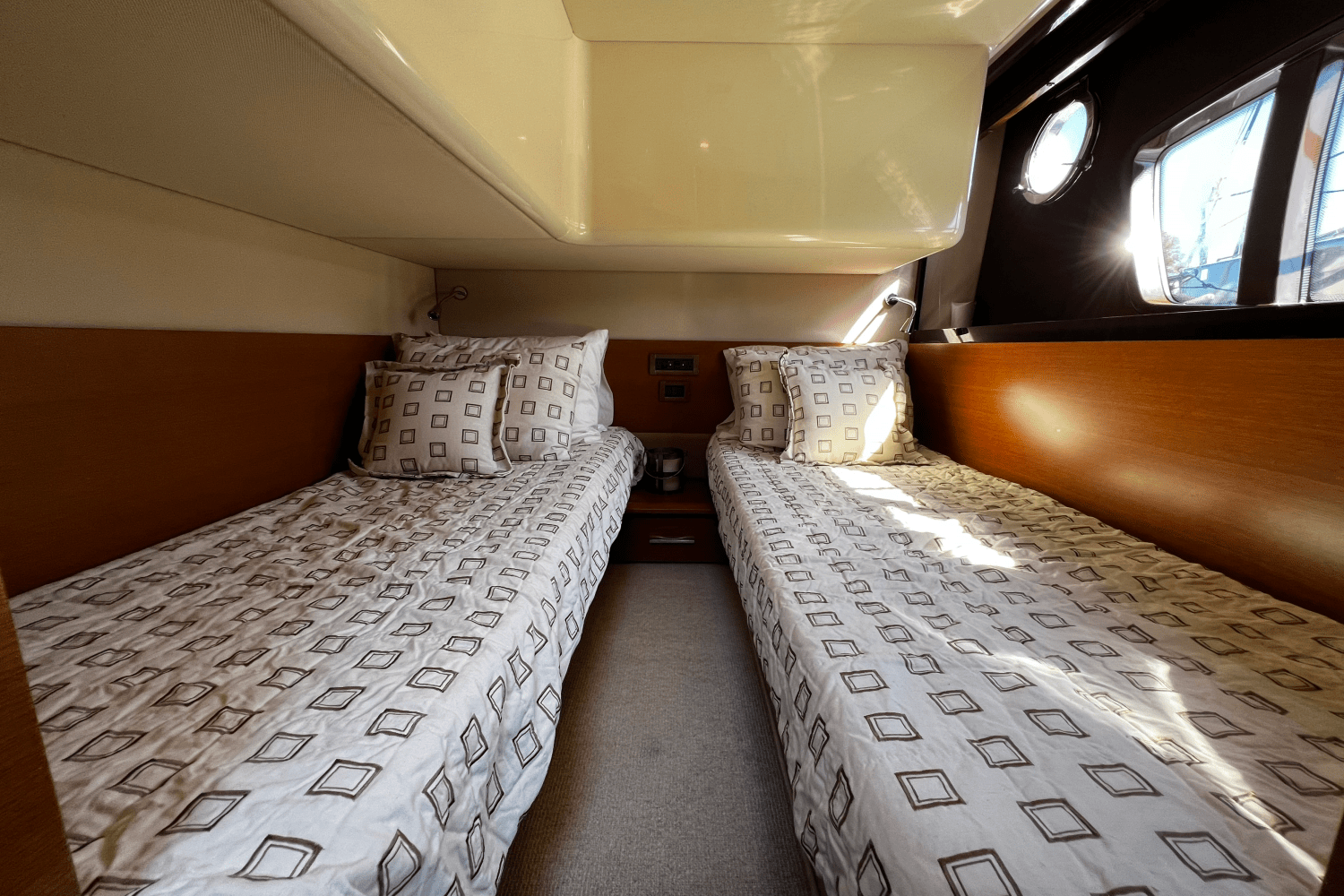 2011 Azimut 47 FLYBRIDGE Image Thumbnail #30