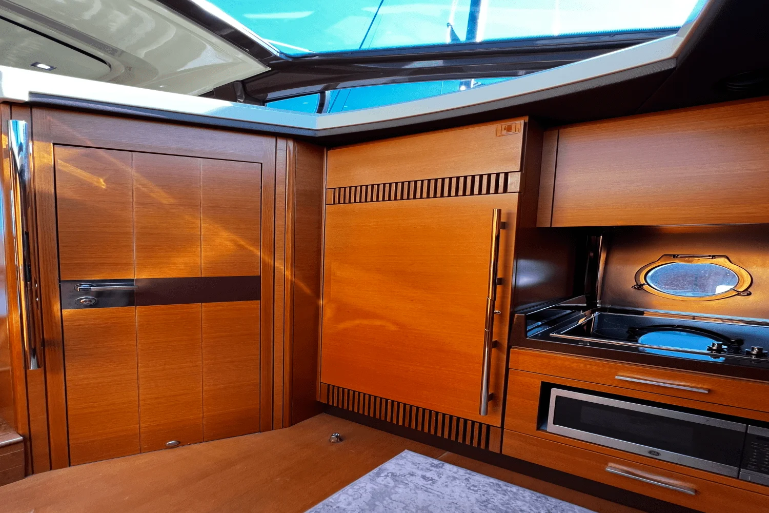 2011 Azimut 47 FLYBRIDGE Image Thumbnail #41