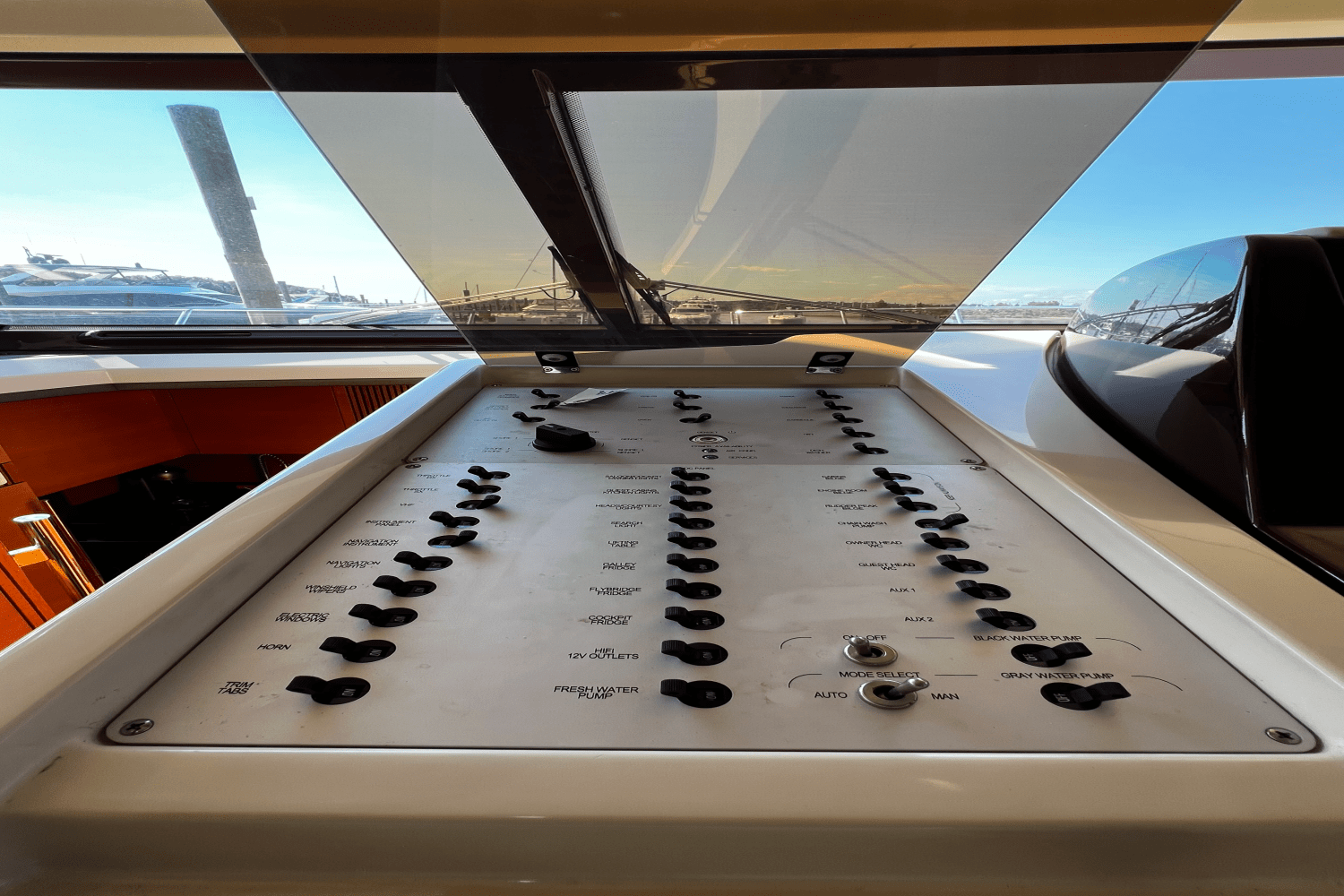 2011 Azimut 47 FLYBRIDGE Image Thumbnail #38