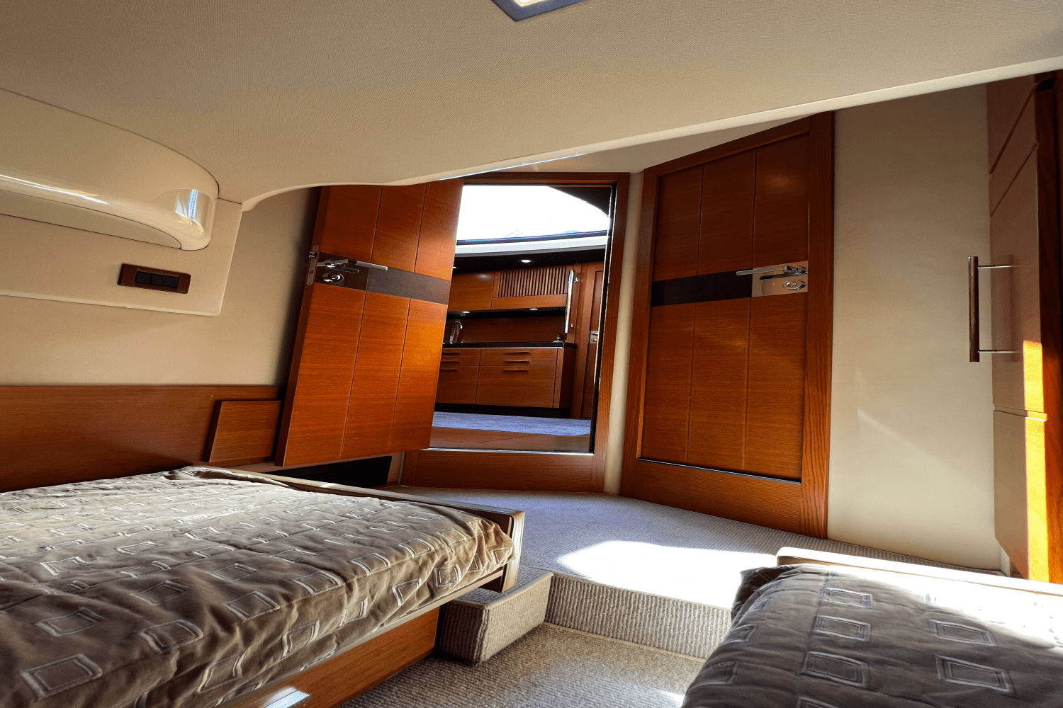 2011 Azimut 47 FLYBRIDGE Image Thumbnail #28