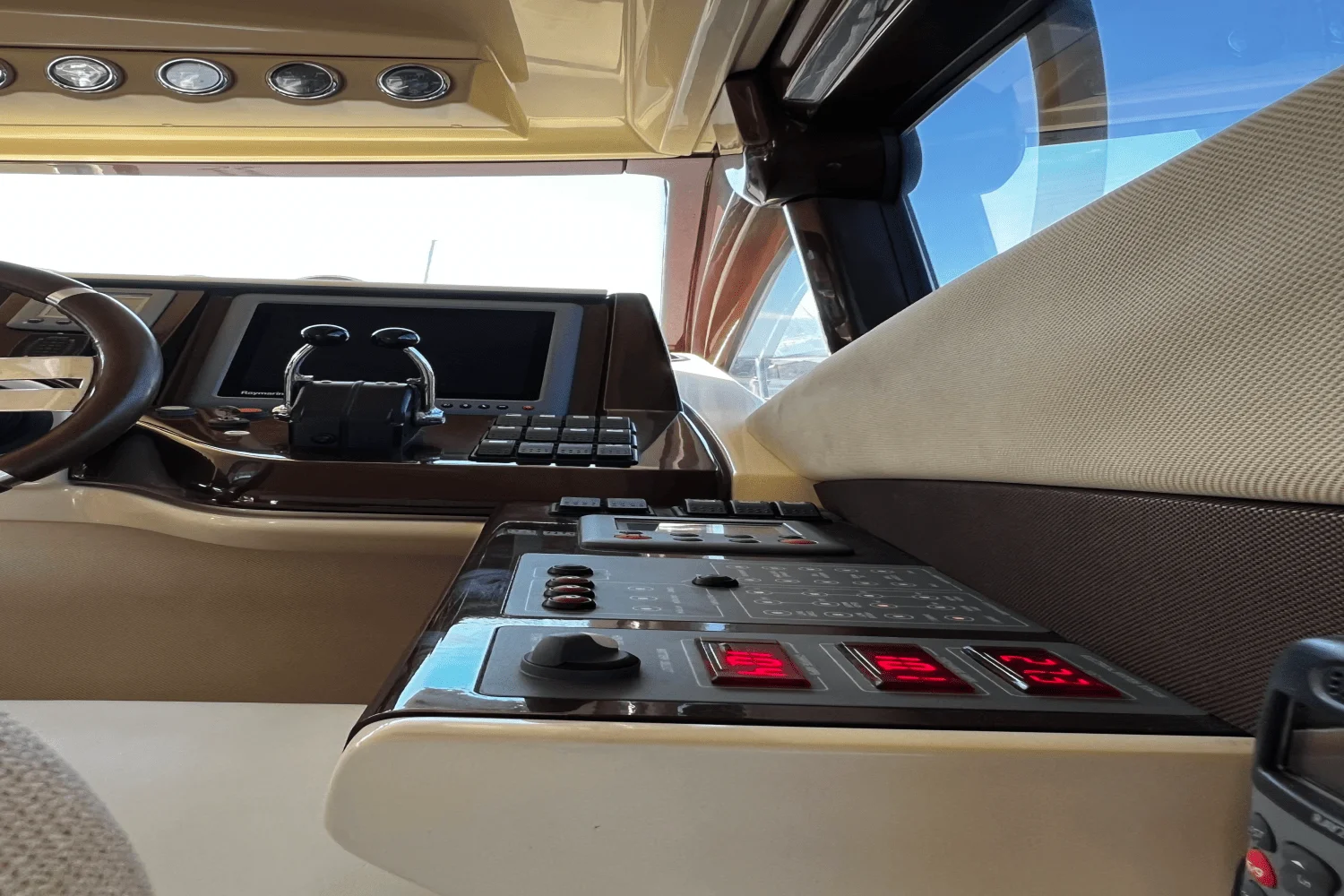 2011 Azimut 47 FLYBRIDGE Image Thumbnail #54