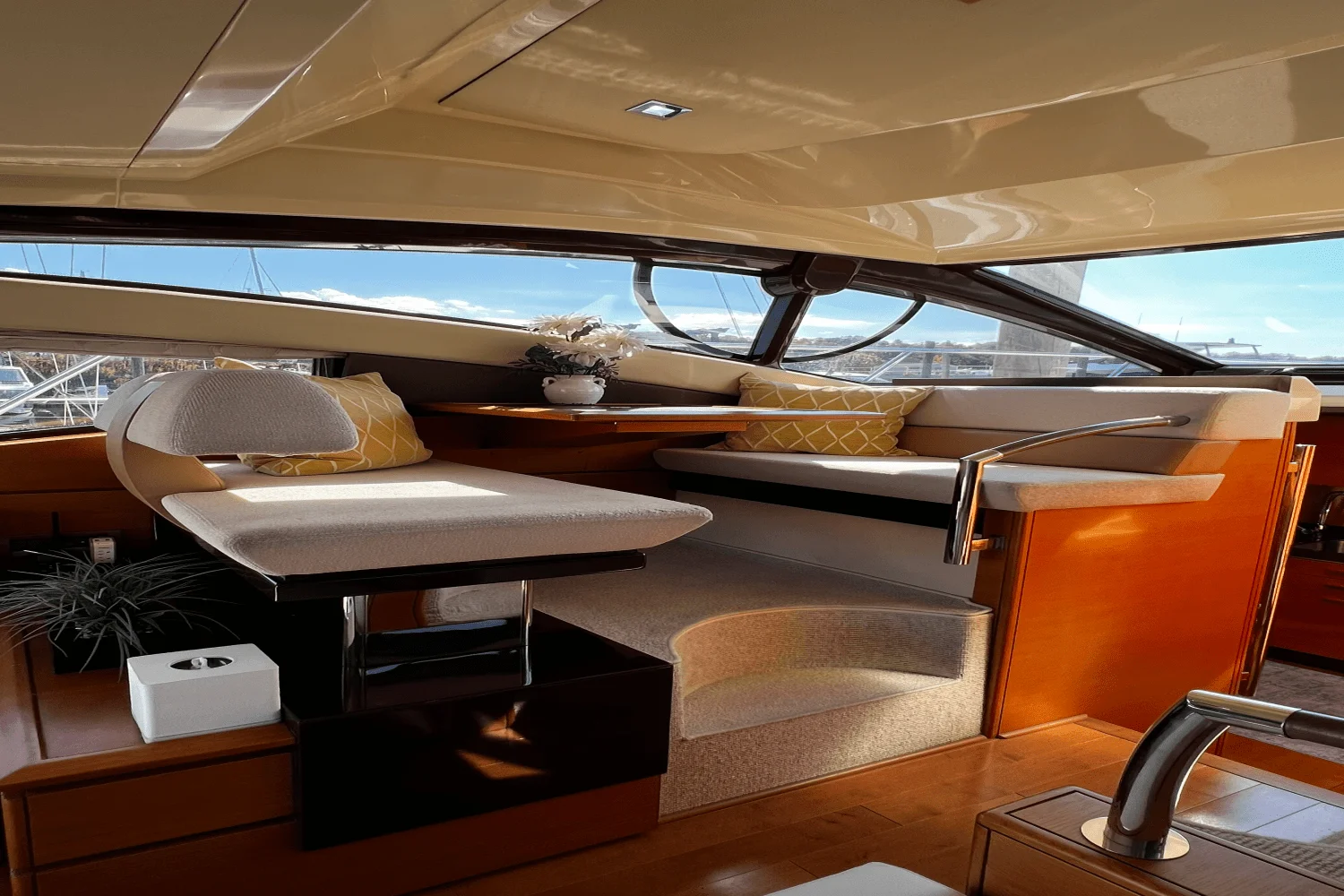 2011 Azimut 47 FLYBRIDGE Image Thumbnail #35