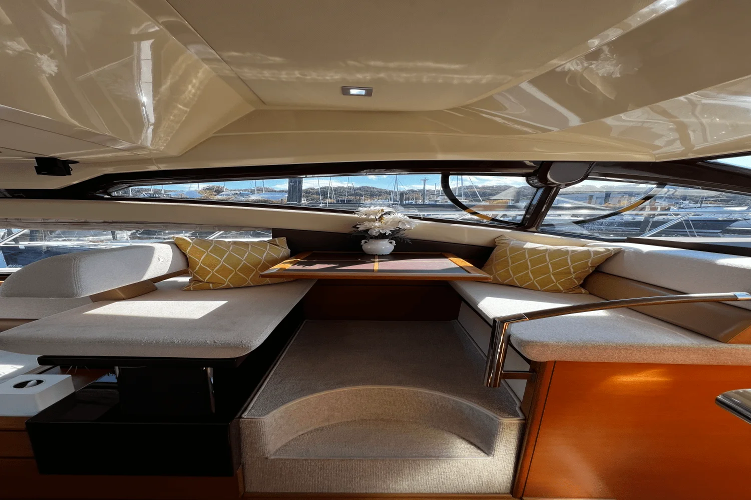 2011 Azimut 47 FLYBRIDGE Image Thumbnail #37